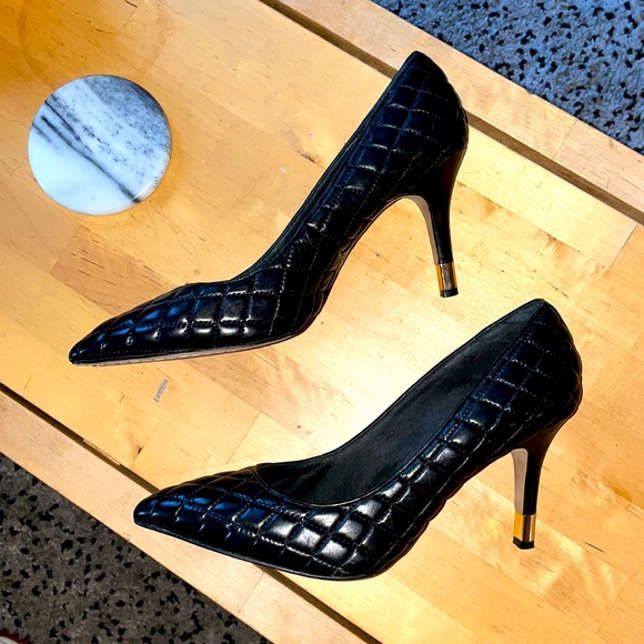 CLOSING- LAST CHANCE- MAKE OFFER -Vince Camuto Diamond Quilted Black Leather - Picture 6 of 9